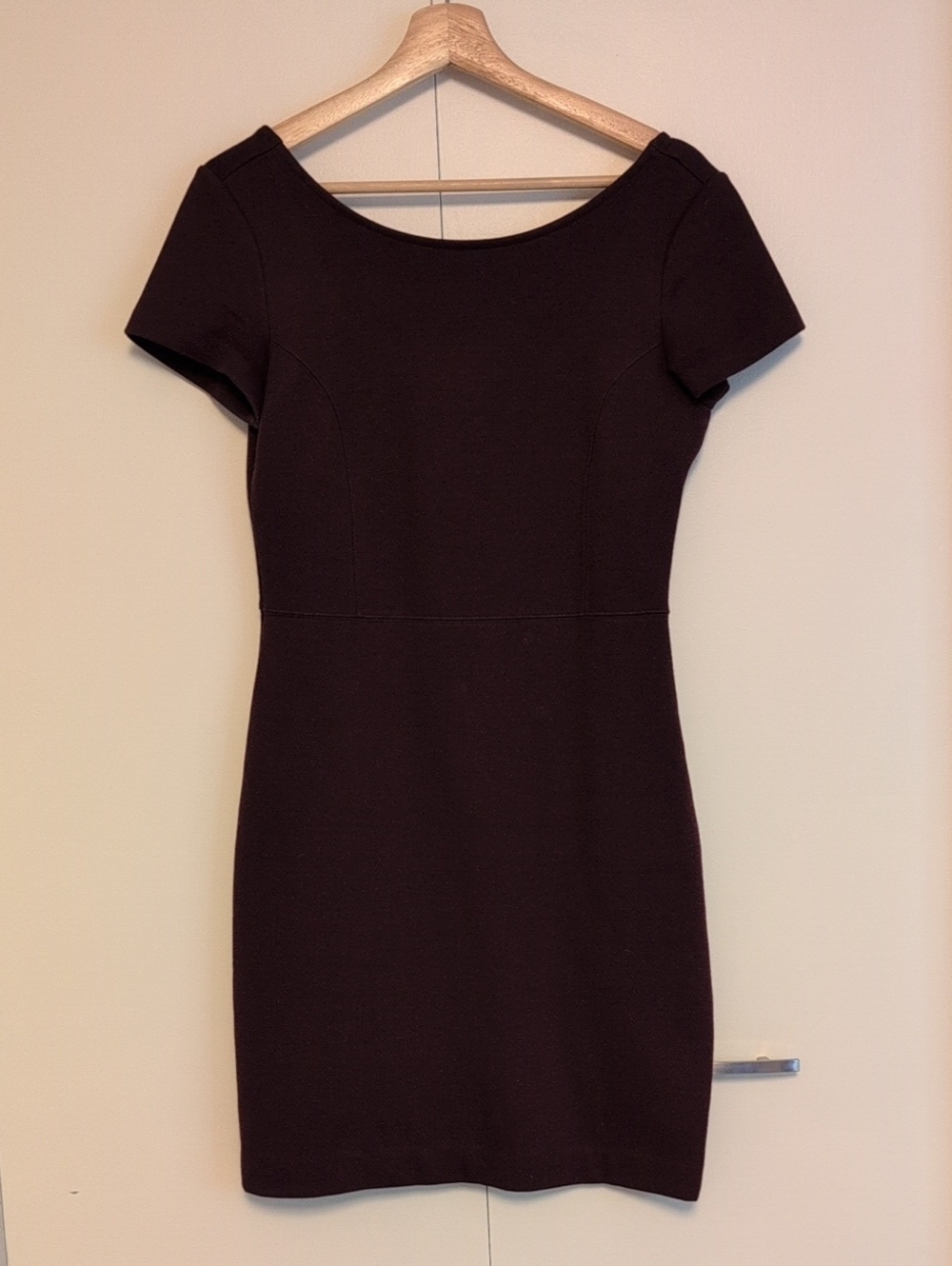 Classic Short Sleeve Burgundy Sheath Dress